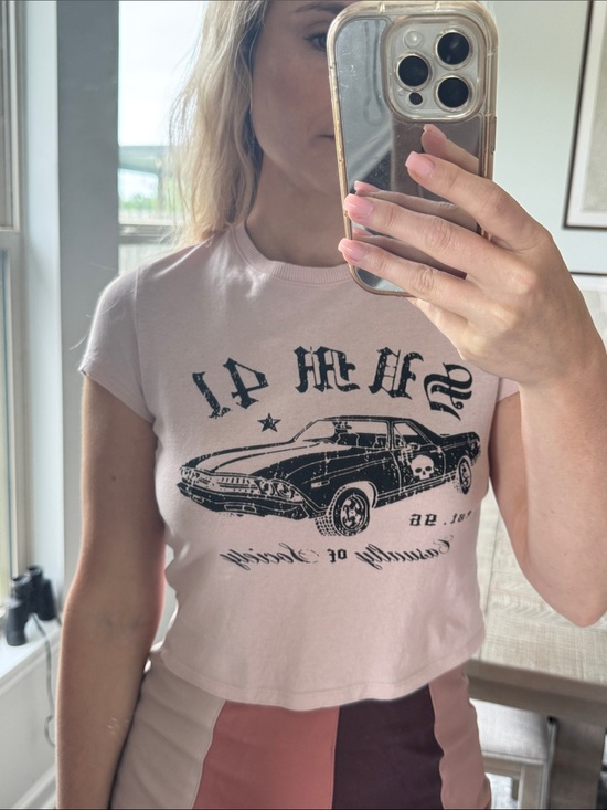 H&M Tops - H&M Light Pink Graphic Crop Tee with Vintage Car Print